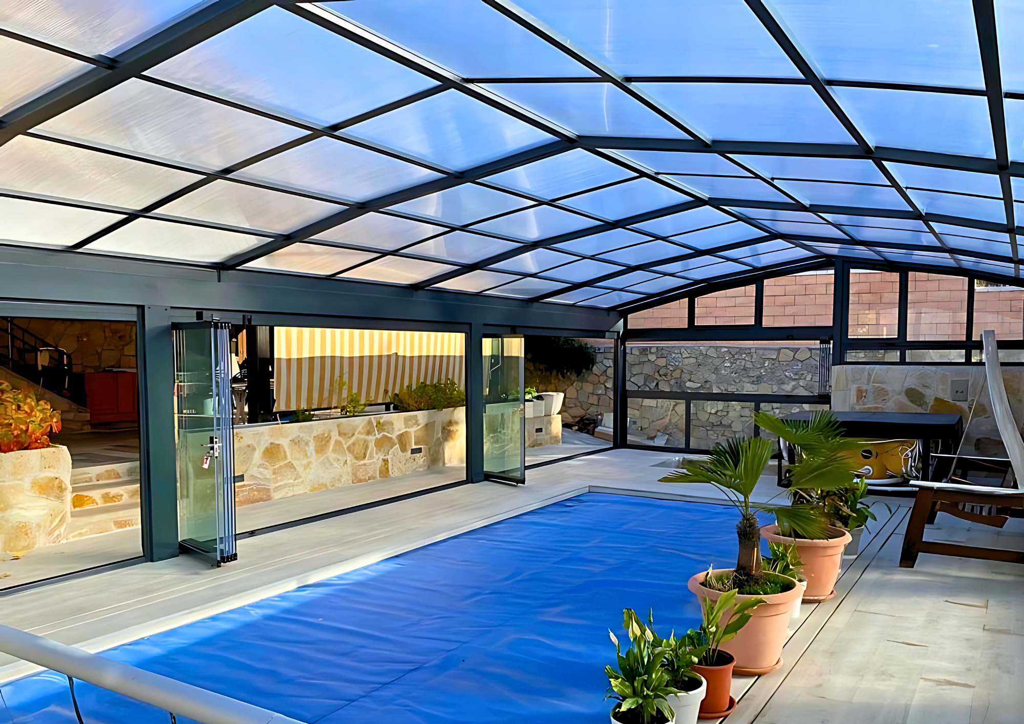 Techo móvil instalado sobre terraza en Madrid – foto 3